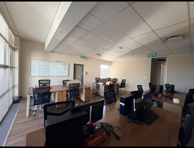 183M² OFFICE FOR SALE IN BROADACRES